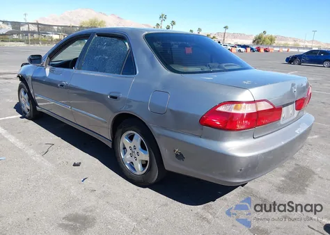 2000 Honda Accord 3.0 Ex z USA, uszkodzony, nr VIN 1HGCG1659YA093786